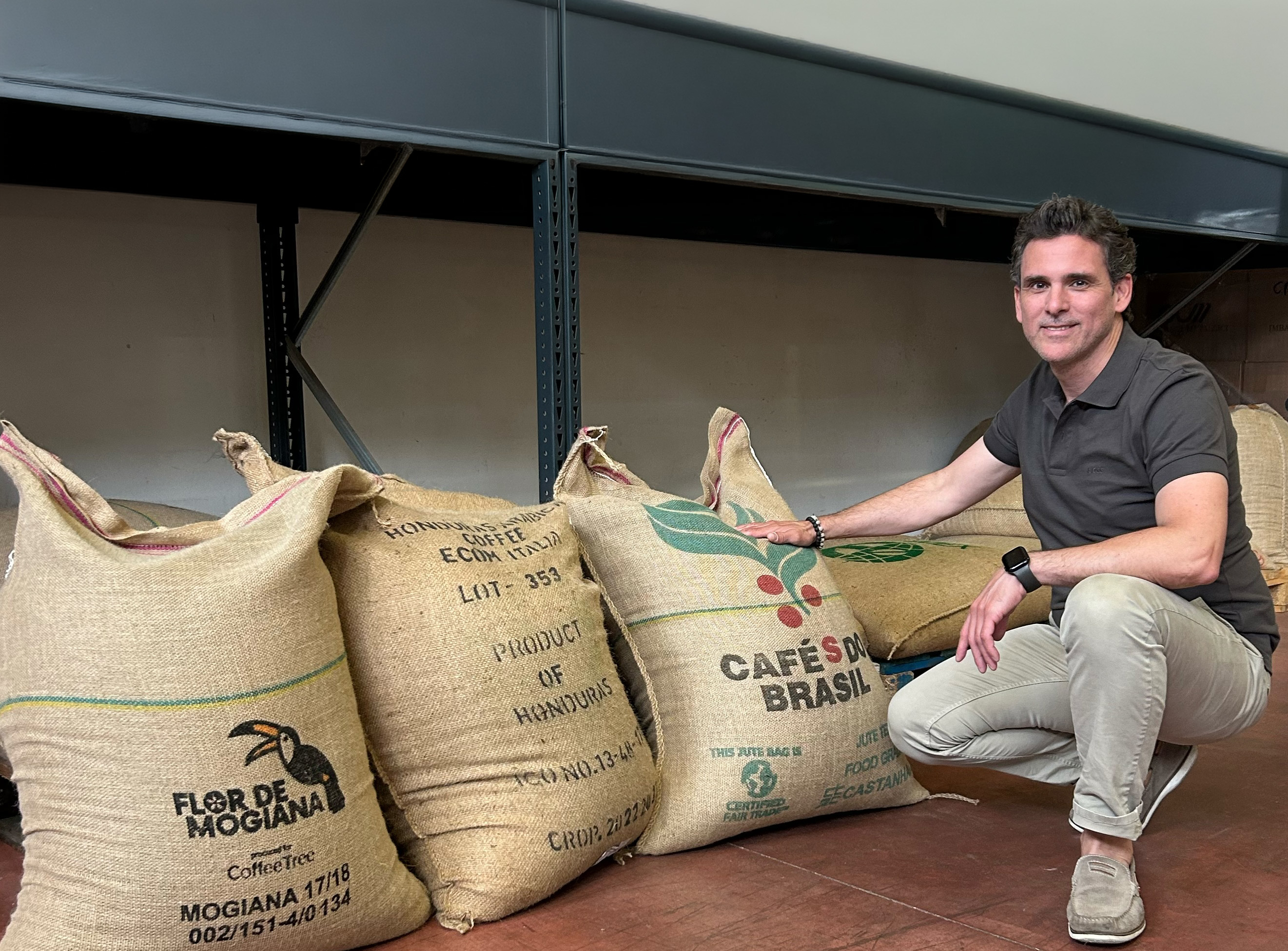 Rohkaffeesäcke aus Honduras und Brasilien – Kaffeestudio